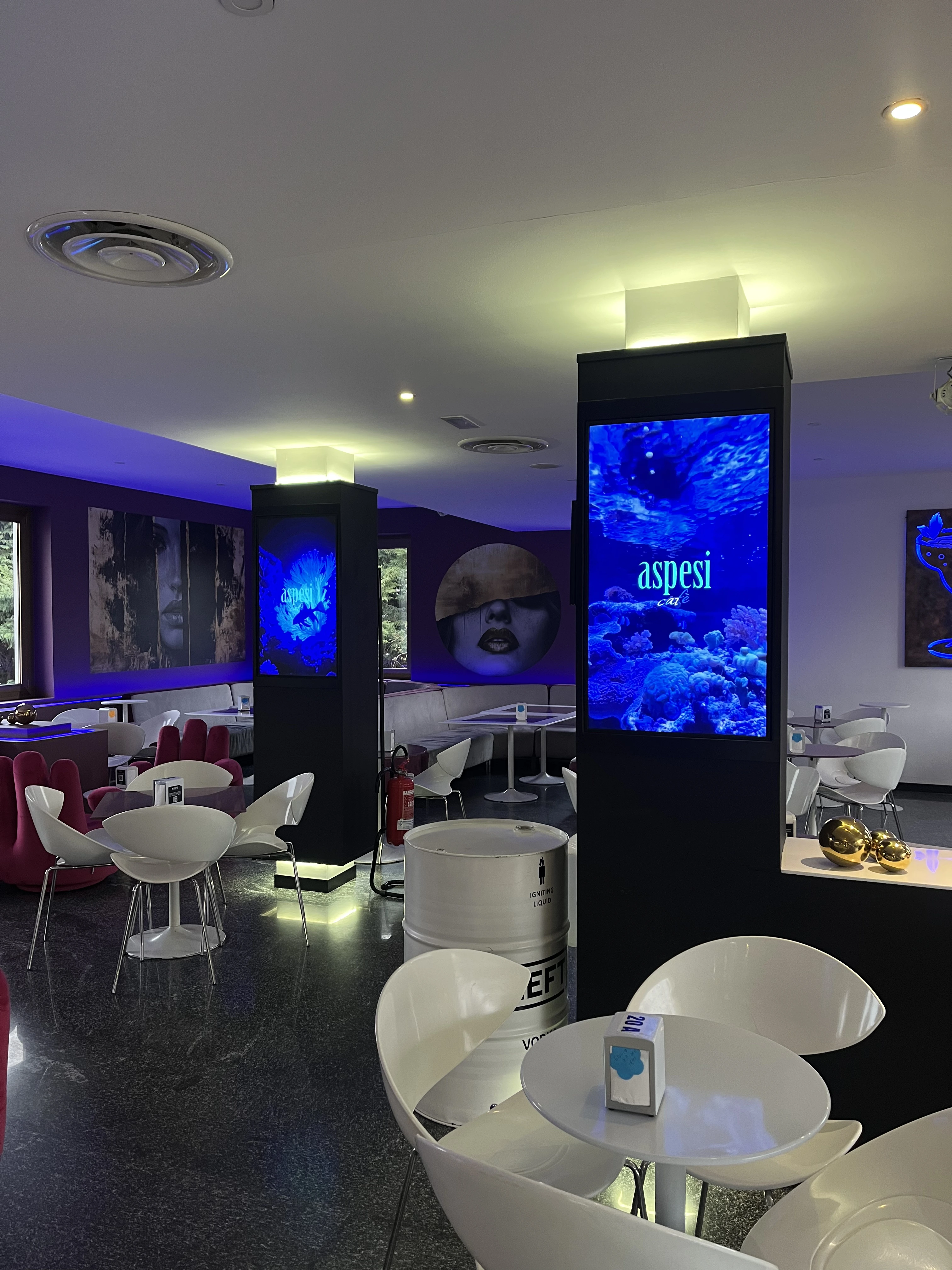 Aspesi Cafe gallery 3